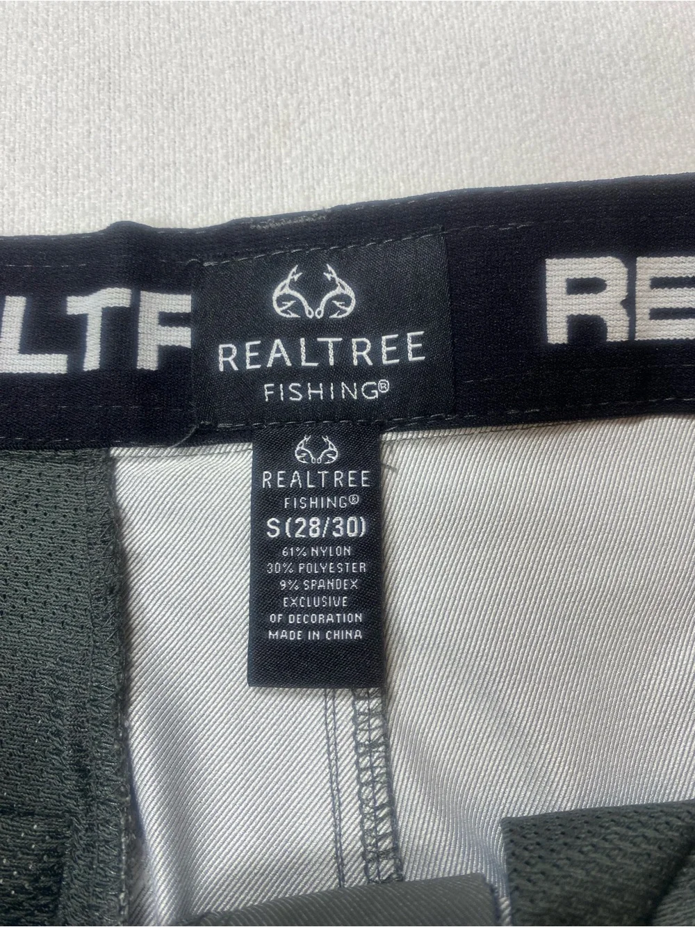 Realtree Fishing Men’s Gray Outdoor Cargo Shorts